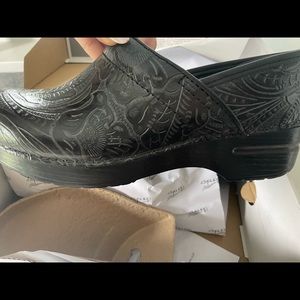 Brand new never worn Dansko clogs